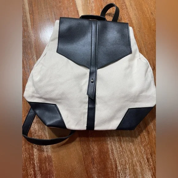 Deux Lux | Bags | Deux Lux Cream Canvas Black Vegan Leather  display picture 3